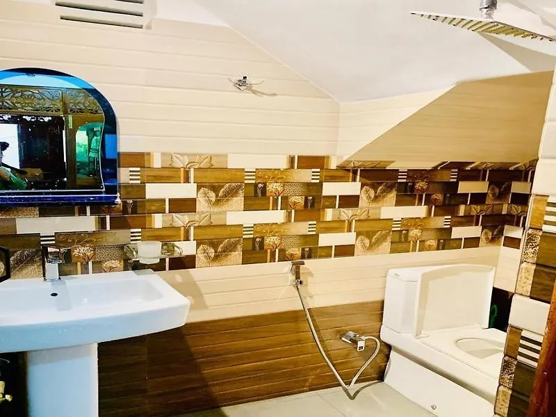 Apple Green Residency Κάντι 0*,
